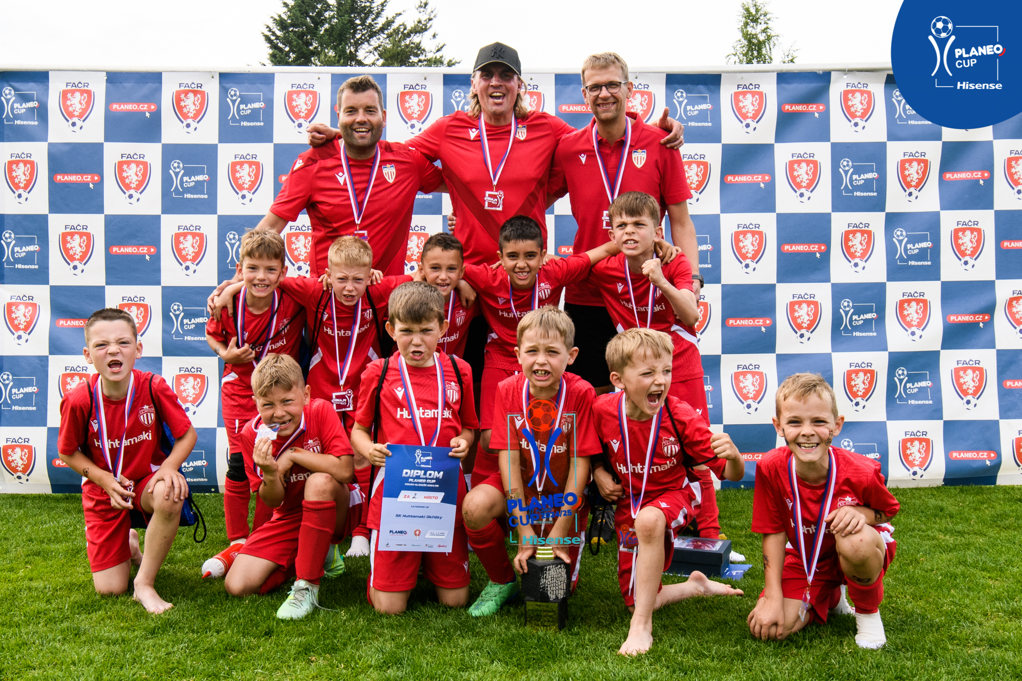 Fotbalový tým SK Huhtamaki Okříšky zazářil